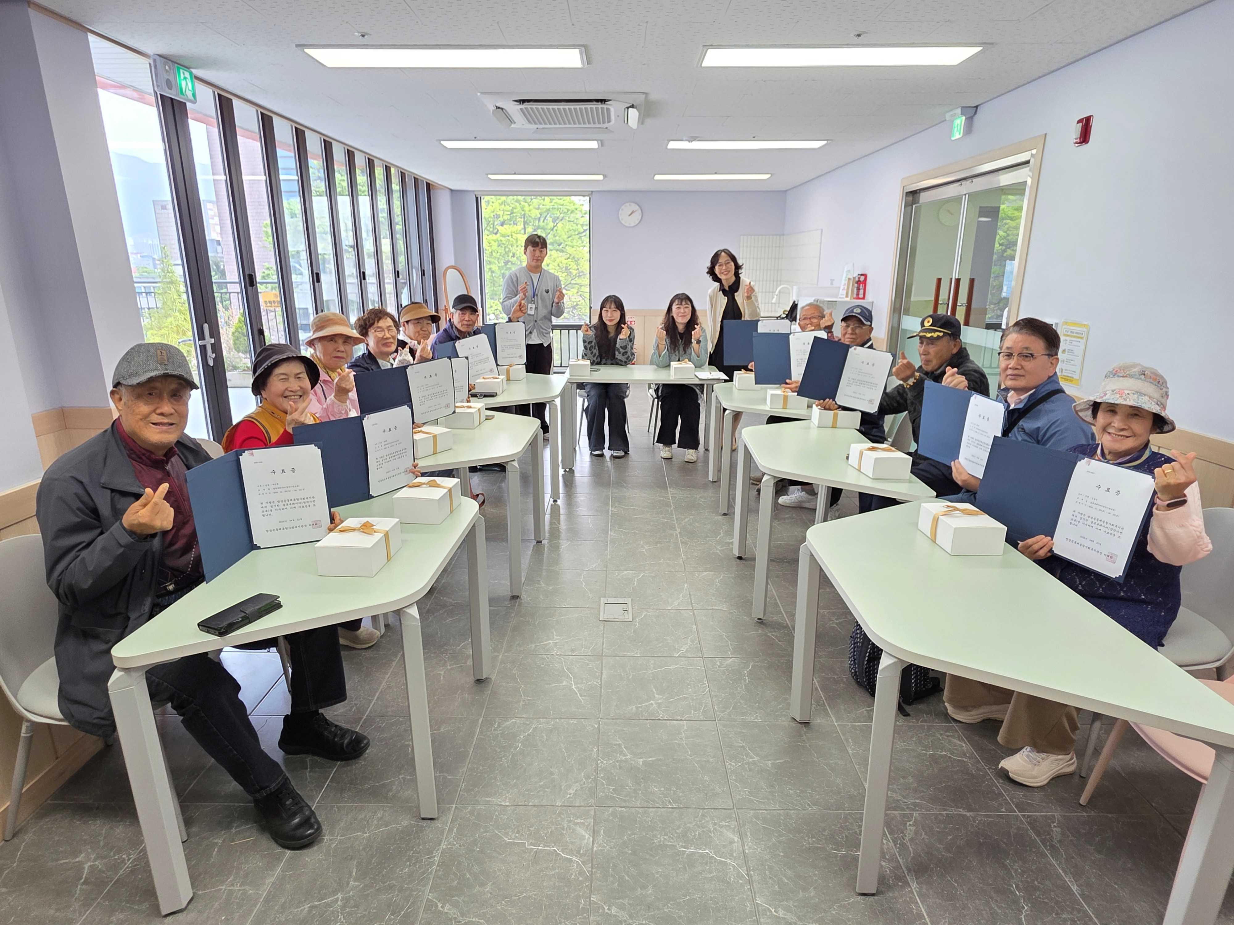 [W프로젝트] 함께 웃고 울었던 시간, 골목큐레이터 연극 이야기