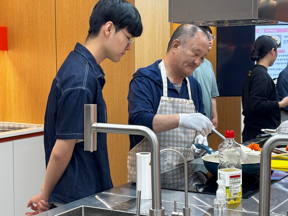 [무지개식탁] 기다려지는 월요일, 카레와 감자채볶음