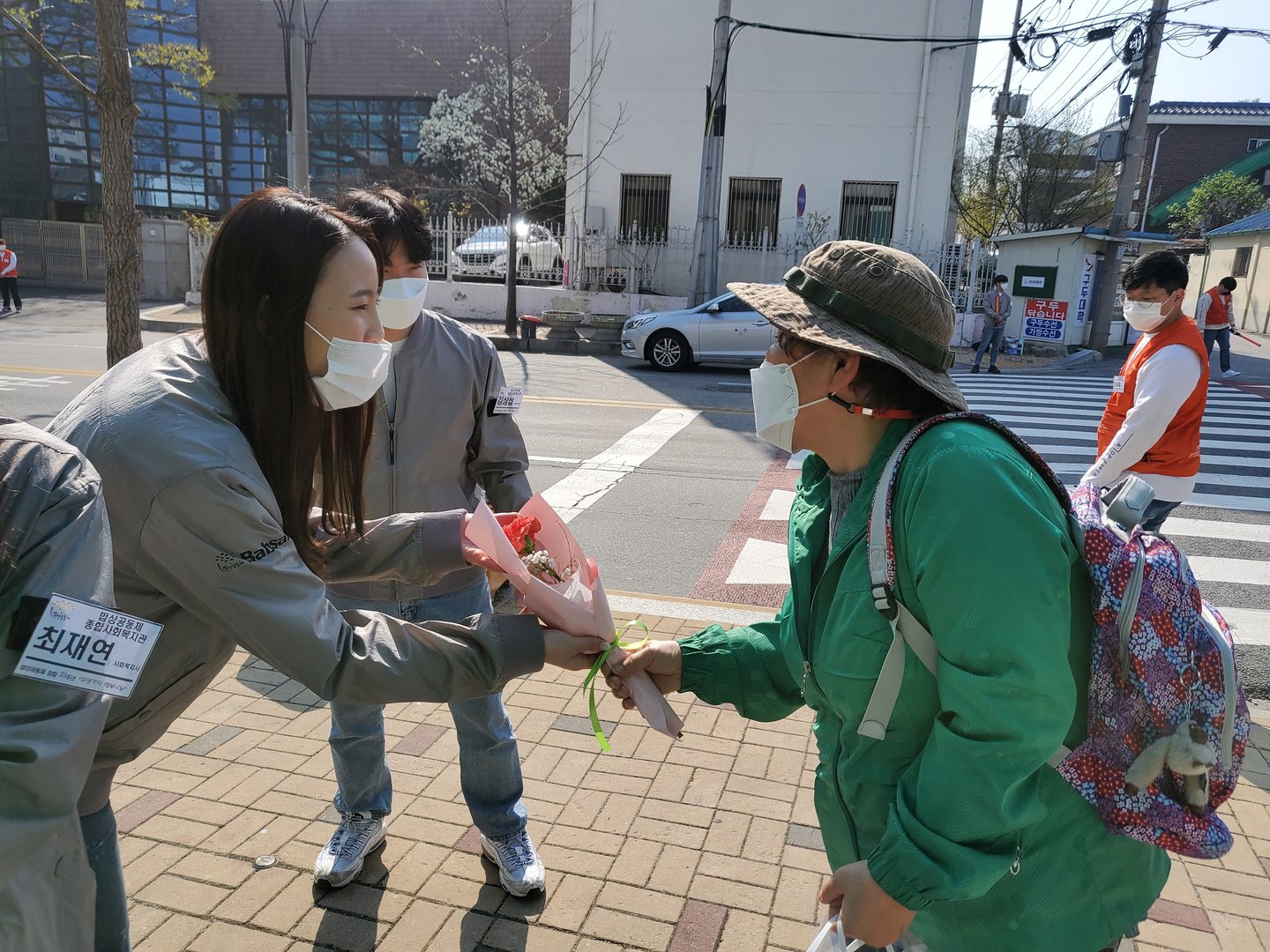 2104080600408_6.jpg