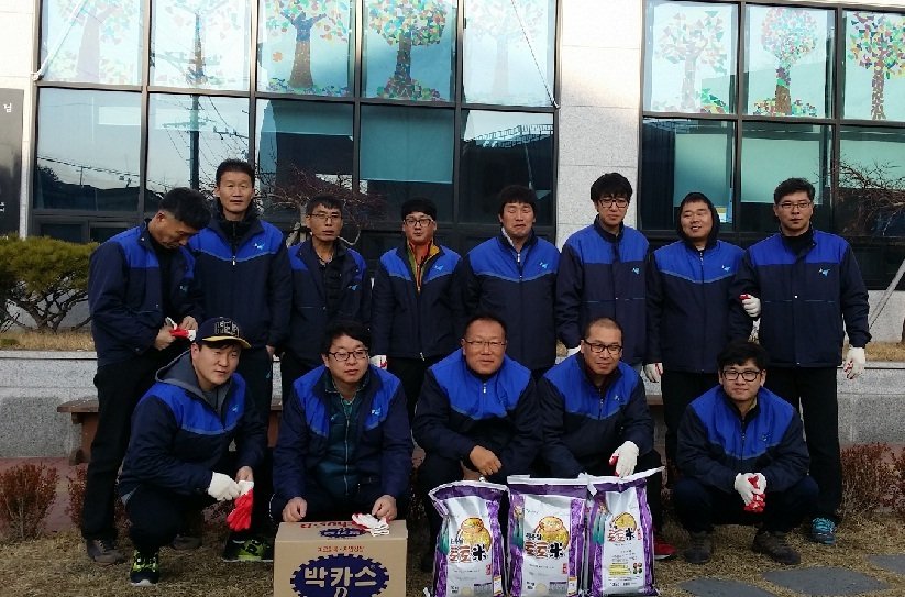 용마로지스 단체.jpg